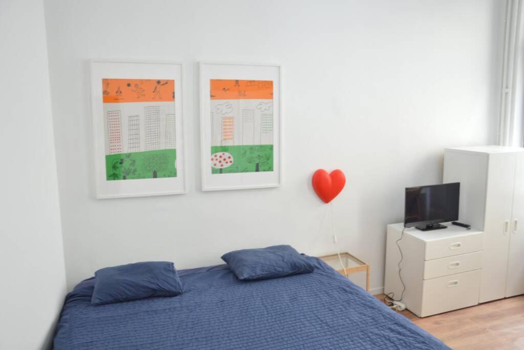Awesome Studio In Marolles Lägenhet Bryssel Exteriör bild