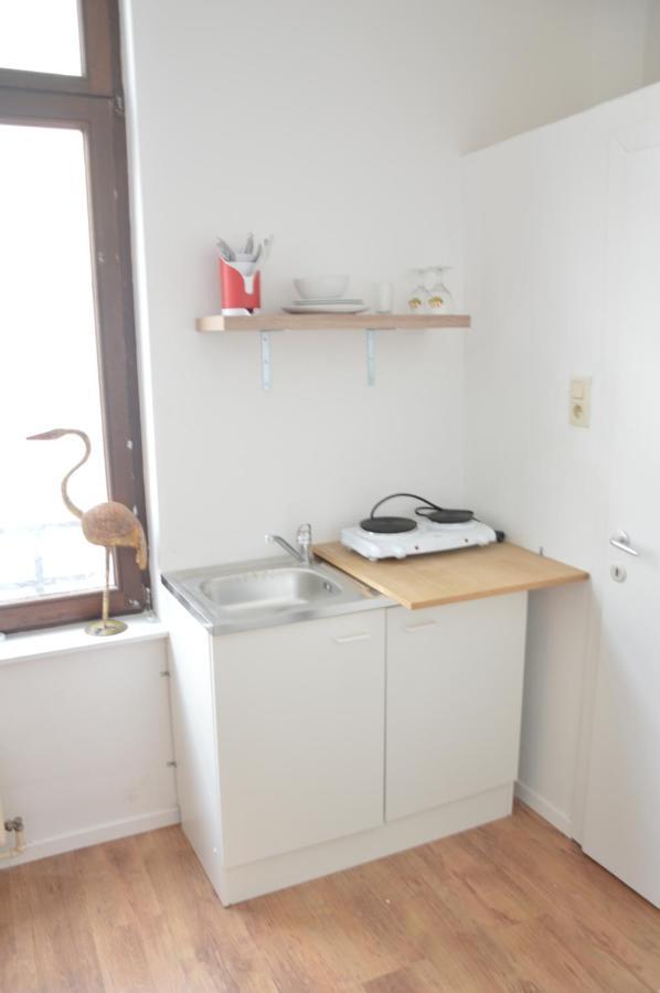 Awesome Studio In Marolles Lägenhet Bryssel Exteriör bild
